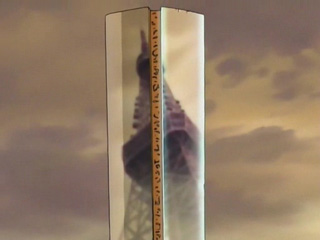 V odrazu na Svatém meči můžeme rozpoznat slavnou Tokio Tower.